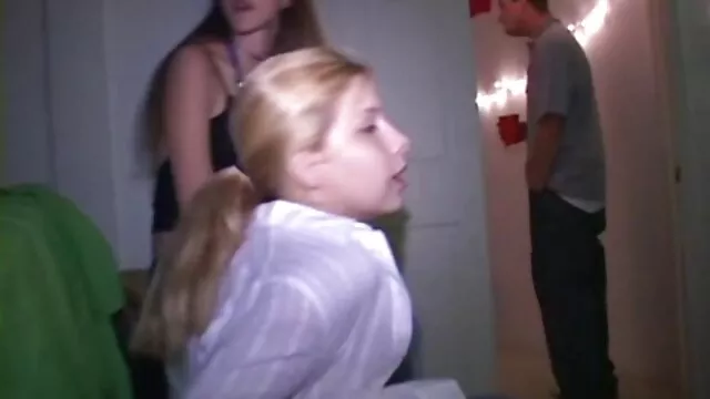 ممتاز :  ثلاث جنس روسي مترجم سيدات تواجه رباعية مع قرنية يا صاح الكبار أفلام سكس 