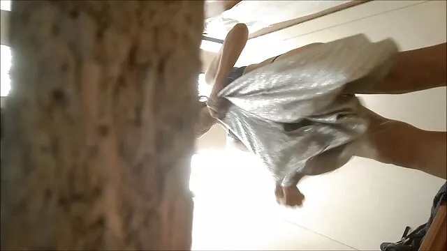ممتاز :  ثلاثة أشخاص يبذلون مثلث الحب على سكس اجنبي تعليم الجنس الأرض في الثلاثي الكبار أفلام سكس 