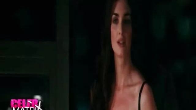 ممتاز :  اثنين من الفتيات مثيرة بعضها البعض على ملاءات السرير في غرفة افلام جنس مترجم عربي النوم الكبار أفلام سكس 