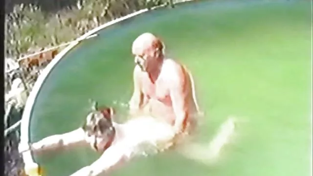 ممتاز :  اثنين من الشقراوات الساخنة افلام سكس ايطالي محارم خارج وهم الحصول على مارس الجنس من الصعب الكبار أفلام سكس 